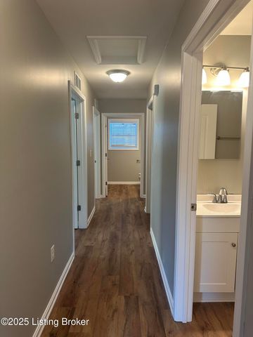 6501 Hackel Dr, Louisville, KY 40258