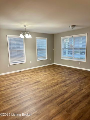 6501 Hackel Dr, Louisville, KY 40258