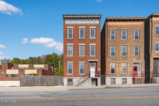 1410 5th Avenue, Troy, NY 12180