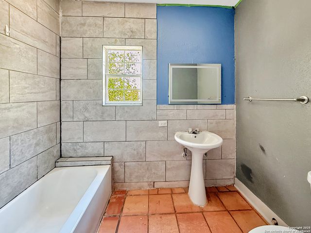 125 Jeffrey, San Antonio, TX 78201