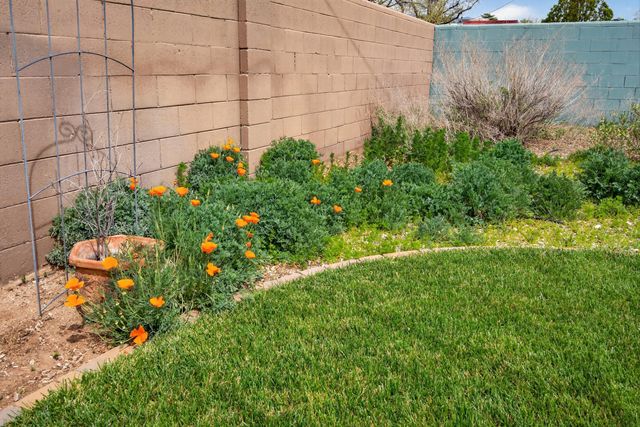 420 Manzano Street NE, Albuquerque, NM 87108
