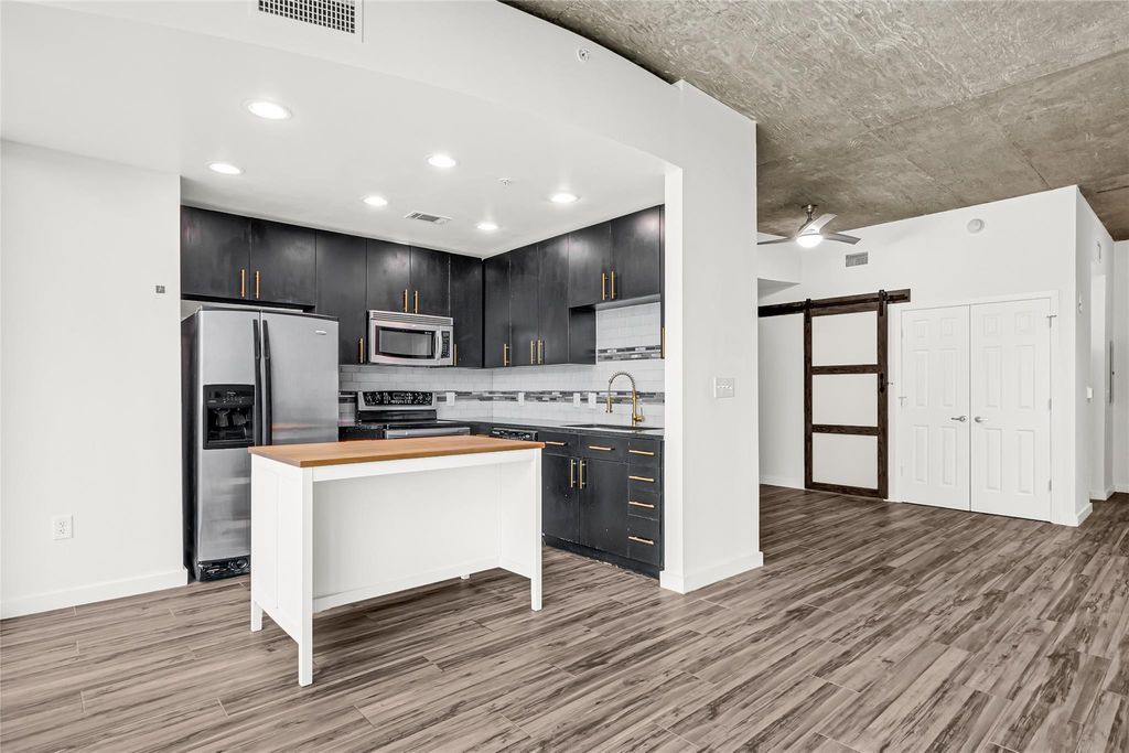5925 Almeda Road 11406, Houston, TX 77004