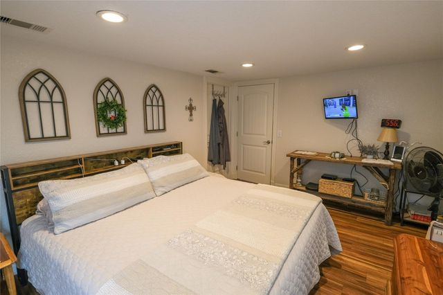 29523 County Road 25, Damon, TX 77430