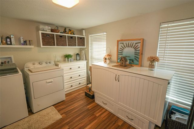 29523 County Road 25, Damon, TX 77430