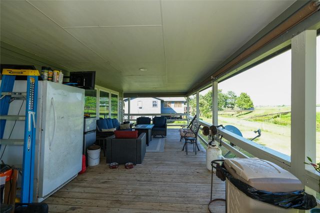 29523 County Road 25, Damon, TX 77430