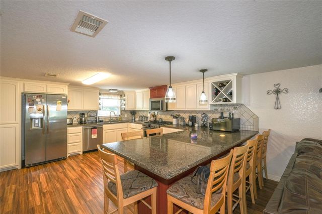 29523 County Road 25, Damon, TX 77430