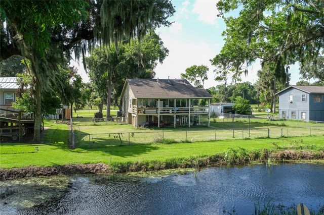 29523 County Road 25, Damon, TX 77430