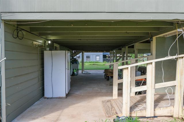 29523 County Road 25, Damon, TX 77430