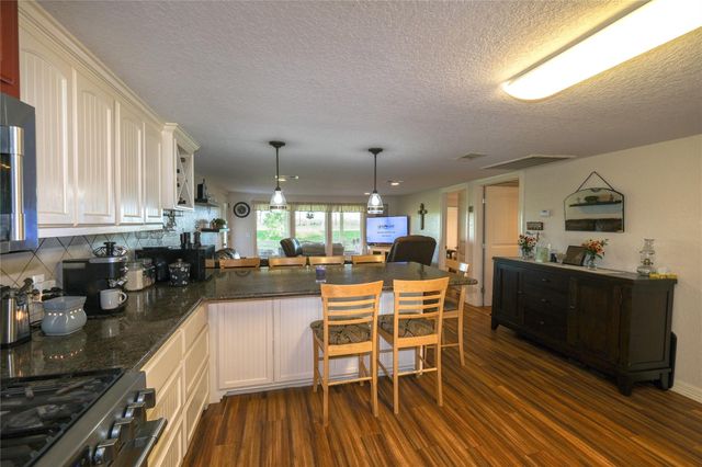 29523 County Road 25, Damon, TX 77430