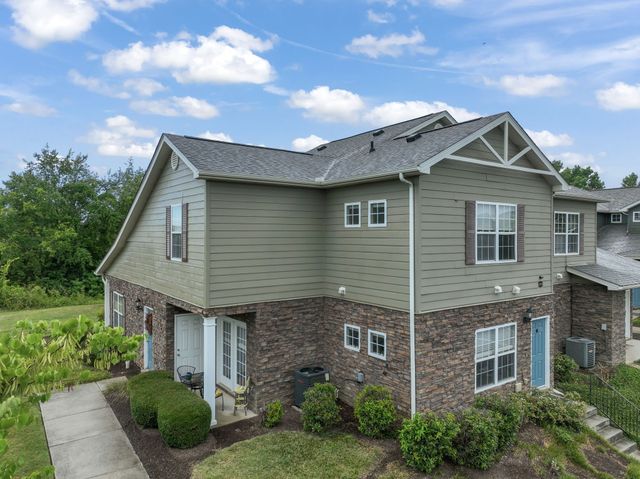 1052 Pinehurst Dr, Spring Hill, TN 37174