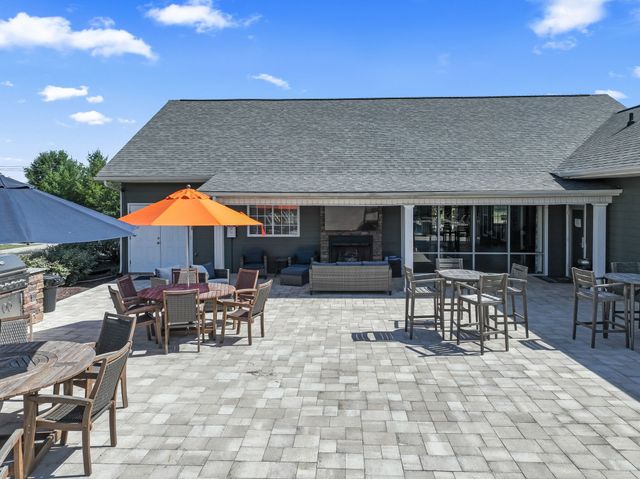 1052 Pinehurst Dr, Spring Hill, TN 37174