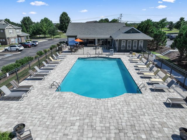 1052 Pinehurst Dr, Spring Hill, TN 37174
