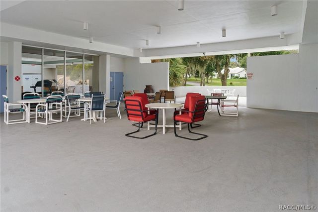 3334 S Royal Oaks Drive, Inverness, FL 34452