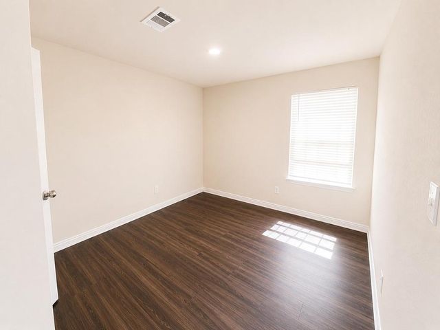 5609 Langley Road, Houston, TX 77016
