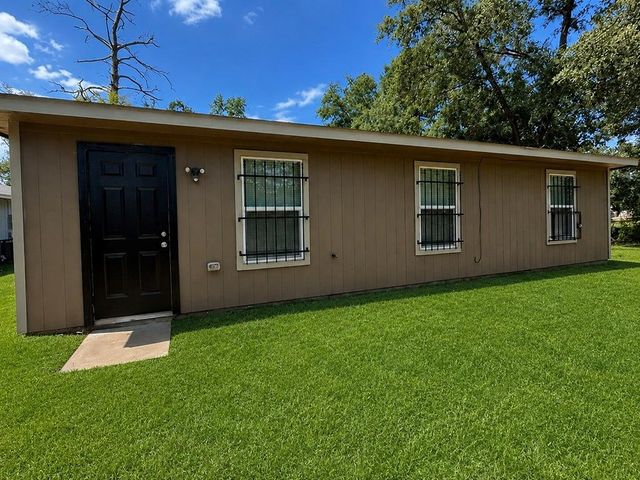 5609 Langley Road, Houston, TX 77016