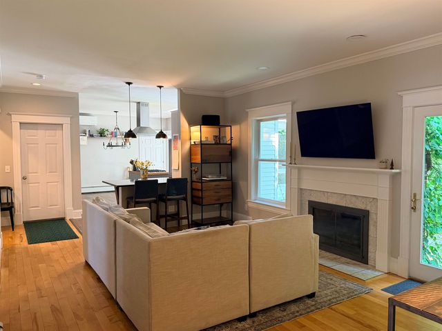 54 Muirfield Road, Burlington, VT 05408