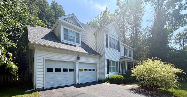54 Muirfield Road, Burlington, VT 05408