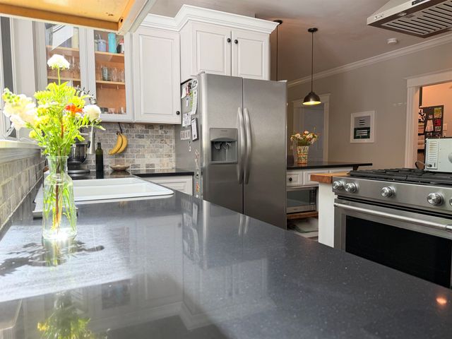 54 Muirfield Road, Burlington, VT 05408