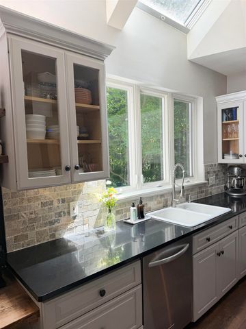 54 Muirfield Road, Burlington, VT 05408