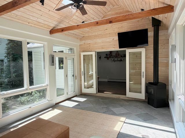 54 Muirfield Road, Burlington, VT 05408