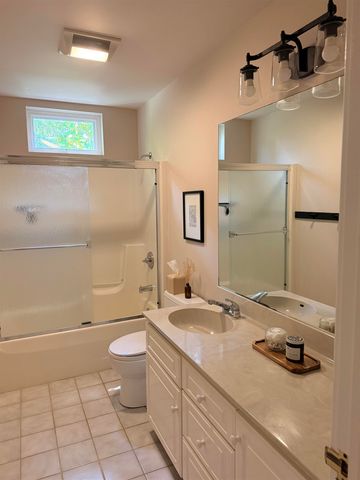 54 Muirfield Road, Burlington, VT 05408