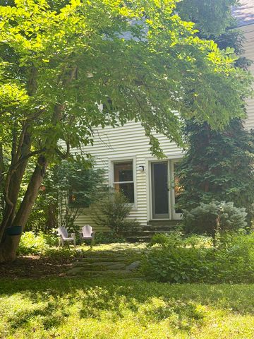 54 Muirfield Road, Burlington, VT 05408