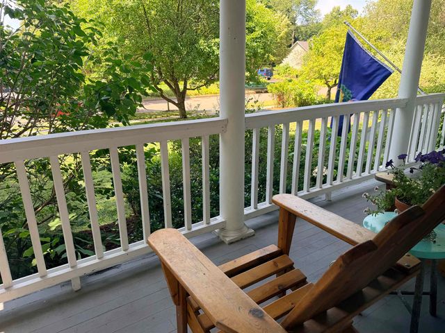 54 Muirfield Road, Burlington, VT 05408
