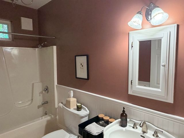 54 Muirfield Road, Burlington, VT 05408