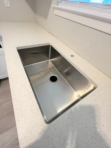 12214 Thompkins DR B, Austin, TX 78753