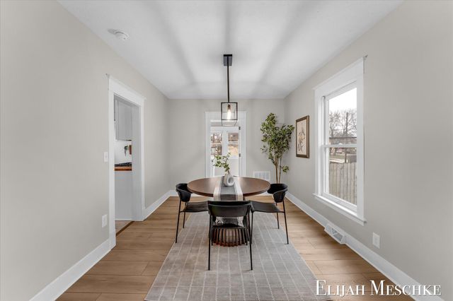 1728 Francis Avenue SE, Grand Rapids, MI 49507