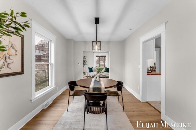 1728 Francis Avenue SE, Grand Rapids, MI 49507