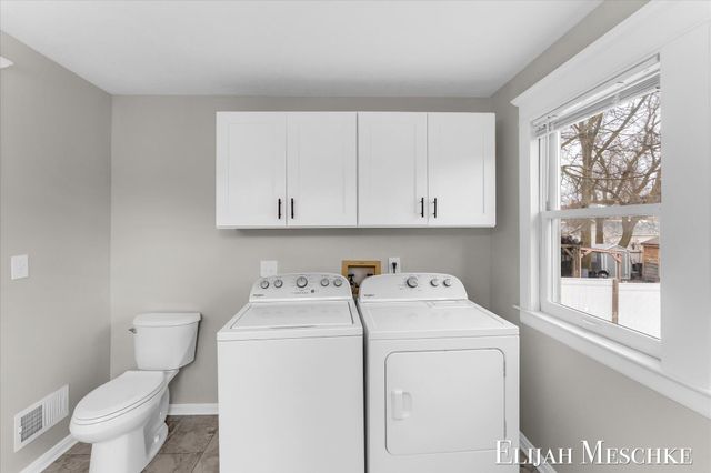 1728 Francis Avenue SE, Grand Rapids, MI 49507