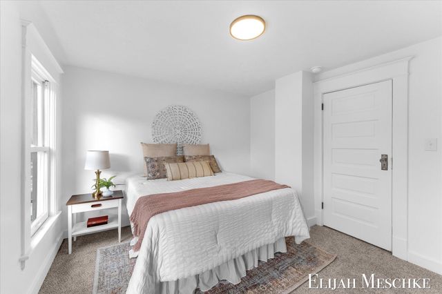 1728 Francis Avenue SE, Grand Rapids, MI 49507