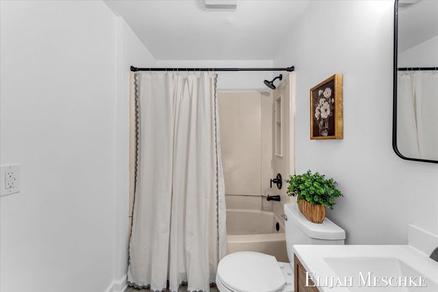 1728 Francis Avenue SE, Grand Rapids, MI 49507