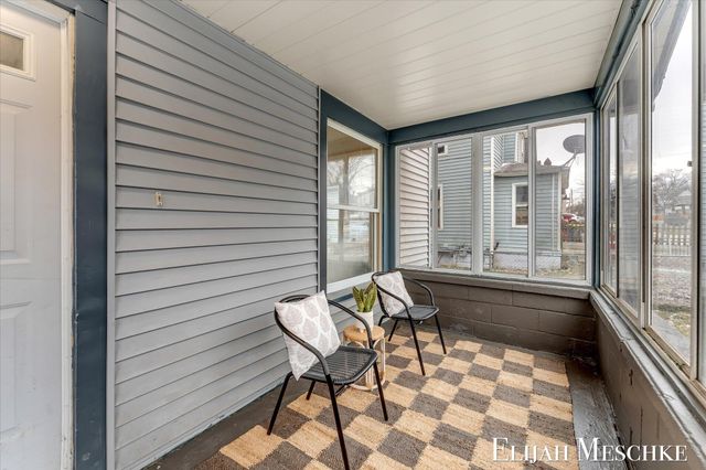 1728 Francis Avenue SE, Grand Rapids, MI 49507