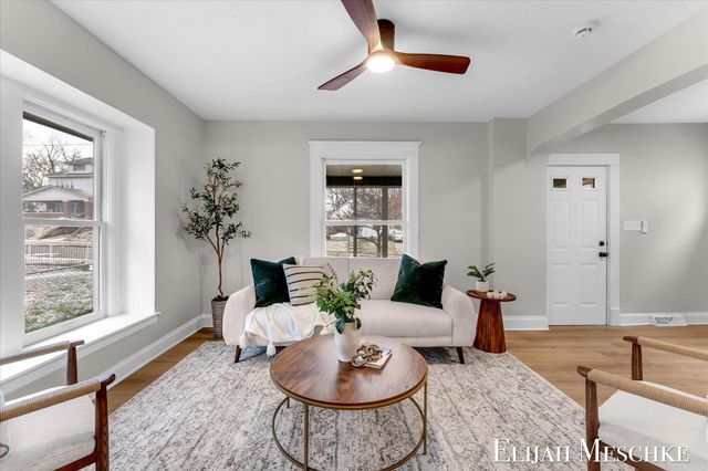 1728 Francis Avenue SE, Grand Rapids, MI 49507