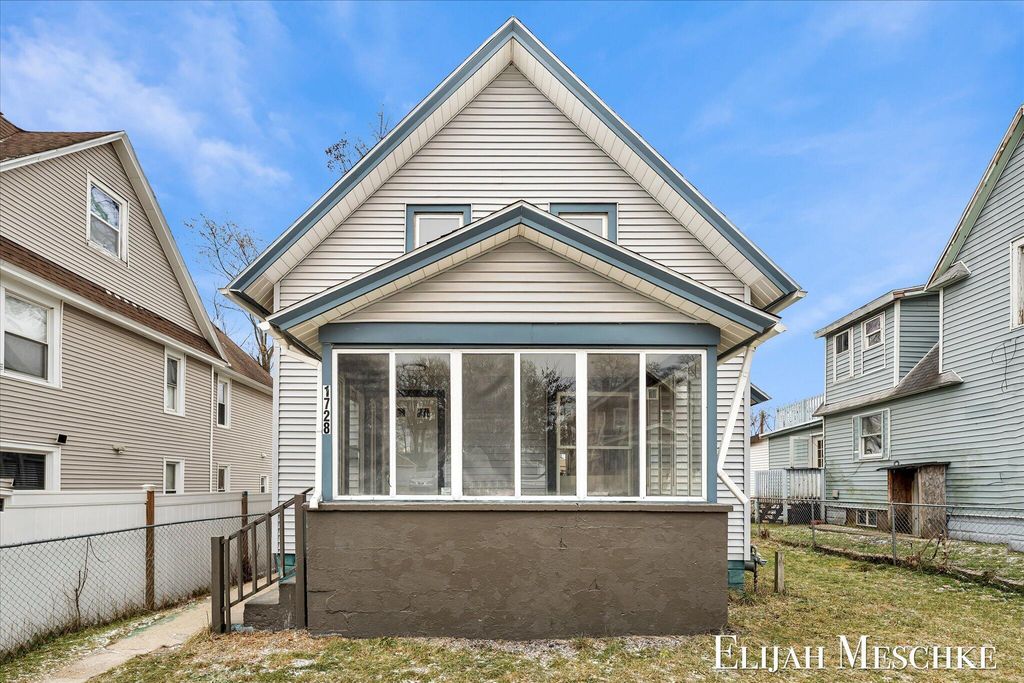 1728 Francis Avenue SE, Grand Rapids, MI 49507