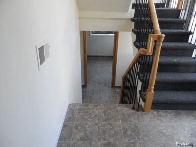 17697 W 10 Mile Road, Southfield, MI 48075