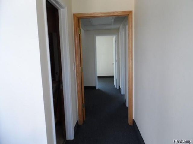 17697 W 10 Mile Road, Southfield, MI 48075
