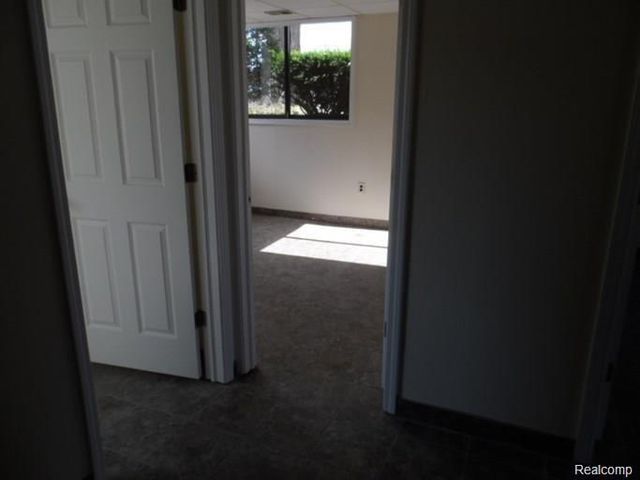 17697 W 10 Mile Road, Southfield, MI 48075