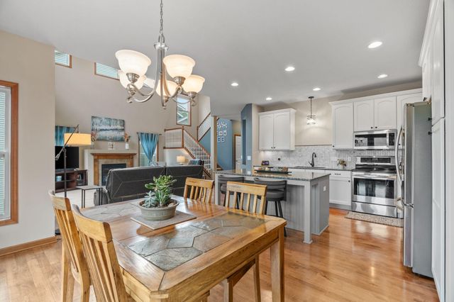 950 Drew Drive, Woodbury, MN 55129