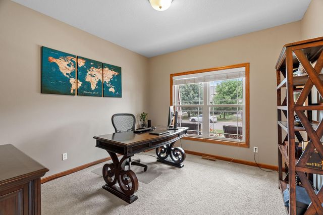 950 Drew Drive, Woodbury, MN 55129