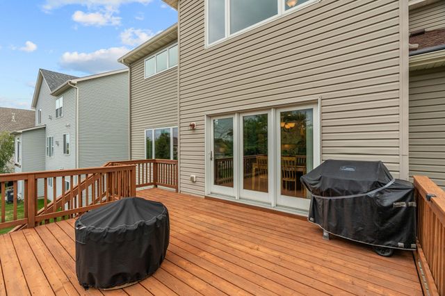 950 Drew Drive, Woodbury, MN 55129