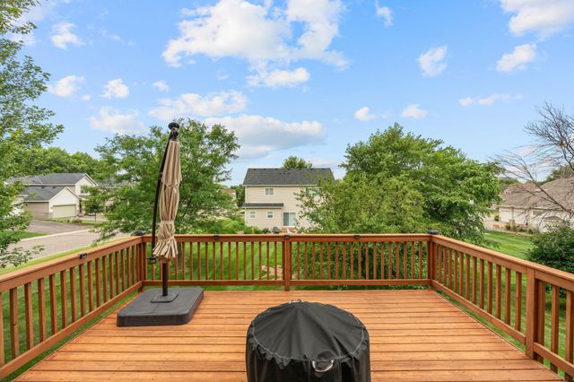 950 Drew Drive, Woodbury, MN 55129