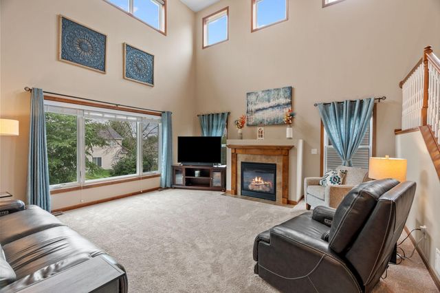 950 Drew Drive, Woodbury, MN 55129