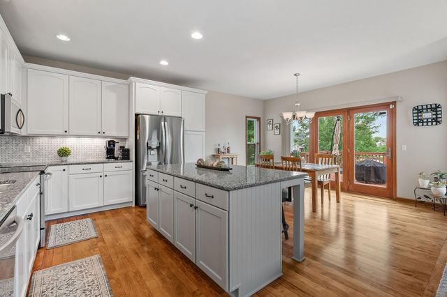 950 Drew Drive, Woodbury, MN 55129