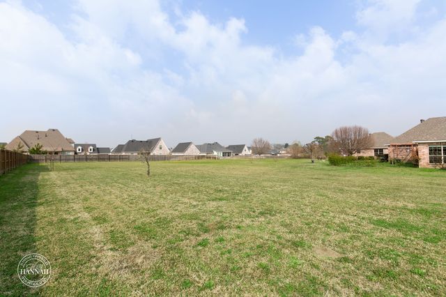 359 Hallmark Drive, Stonewall, LA 71078