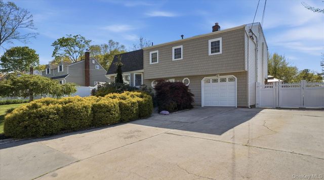 20 Camp Drive, Selden, NY 11784