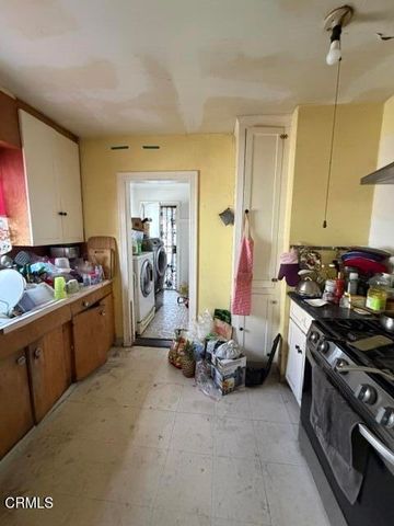 2921 Illinois Avenue, South Gate, CA 90280