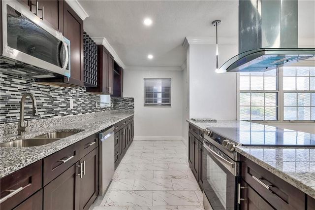 1389 W 33rd Street, Riviera Beach, FL 33404